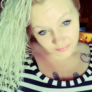 Meet your Posher, Crystal